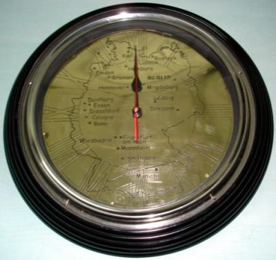 personalised map clock